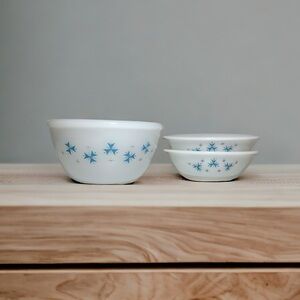 Rare Set of 3 Vintage 60’s Phoenix Zodiac Pattern Opalware Bowls